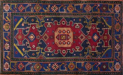 null THAROUM

Tapis en laine à décor de motifs géométriques

195 x 130 cm