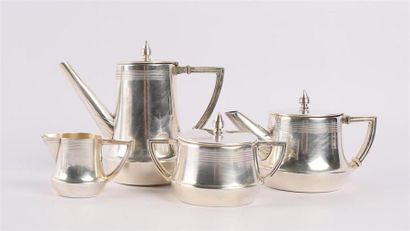 null BOILLAT 
Service à thé et café en métal argenté à décor de filets dna sle goût...