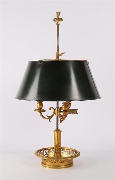 null Lampe bouillotte en bronze doré à cinq bras de lumière sur deux rangs, le fût...