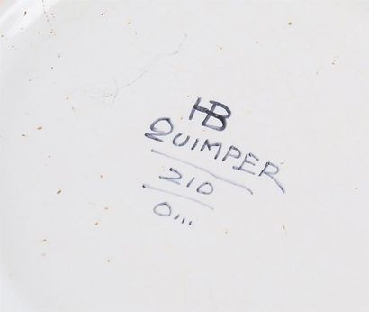null QUIMPER - Manufacture Henriot
Plat de forme chantournée en faïence polychrome...