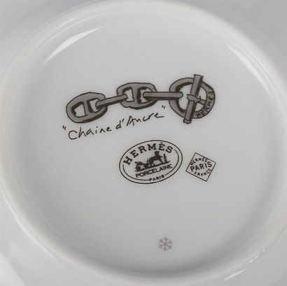 null HERMES - PARIS
Partie de service à café modèle "Chaîne d'Ancre" en porcelaine...