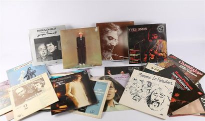 null Lot de vingt-quatre vinyles 33 tours 1/3 comprenant : 
- Johnny Hallyday - C'est...