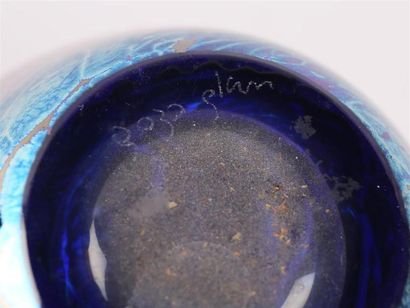 null GOZO GLASS
Vase de forme balustre en verre soufflé à décor irisé abstrait dans...