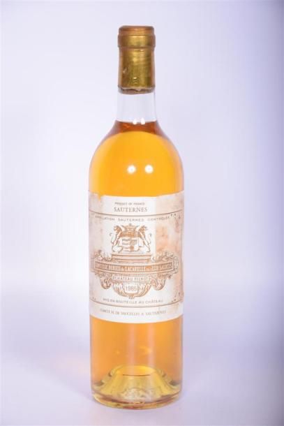 null 1 Blle	CH. FILHOT	Sauternes	1985
	Et. tachée mais lisible. N : bas goulot.	...