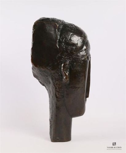 null MODIGLIANI Amédéo (1884-1920)
Tête de jeune fille à la frange
Bronze à la cire...