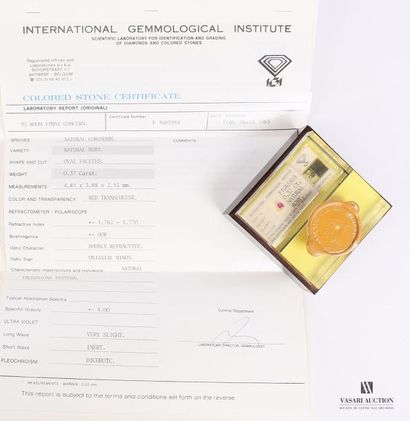 null Rubis de forme ovale facetté sous scellé avec certificat n°F1G85959 de l'international...