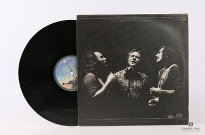 null CROSBY, STILLS & NASH 
1 Disque 33T sous pochette et chemise cartonnée
Label...