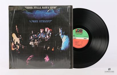 null CROSBY, STILLS, NASH & YOUNG- 4 way street
1 Disque 33T sous pochette et chemise...