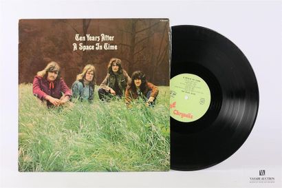 null TEN YEARS AFTER- A space in time
1 Disque 33T sous pochette et chemise cartonnée
Label...