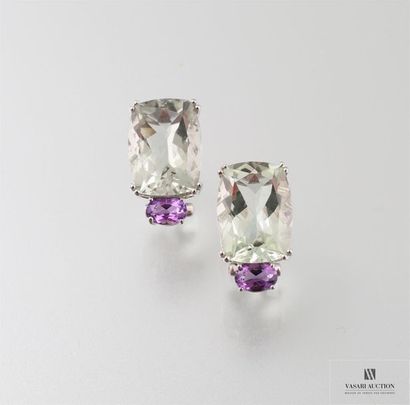 null Boucles d'oreilles en or gris, 750/°°, ornées d'améthystes vertes et améthystes...