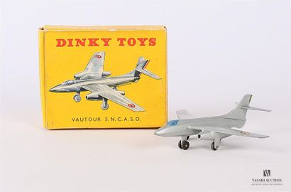 null DINKY TOYS (France)
Vautour S.N.C.A.S.O - 60B
Boite d'origine
(infime sauts...