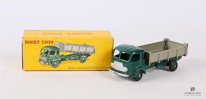 null DINKY TOYS (France)
Benne basculante Simca "Cargo" - 33B
Boite d'origine
(bon...