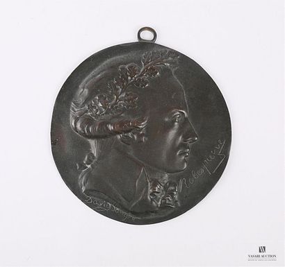 null D'ANGERS Pierre Jean David (1788-1856) d'après
Robespierre
Médaillon en bronze...