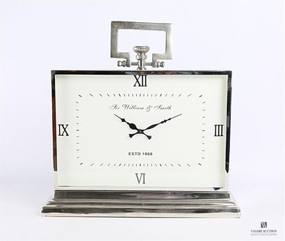 null KARE Design
Horloge en métal chromé de forme rectangulaire, elle indique les...