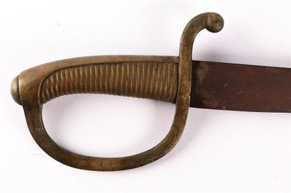 null Sabre briquet type an XI, poignée laiton à 28 torons et quillon enroulé, branche...