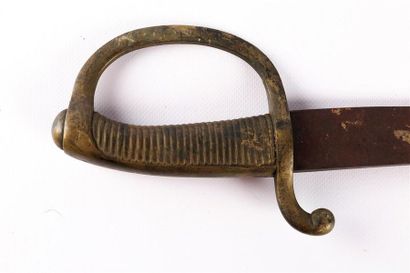 null Sabre briquet type an XI, poignée laiton à 28 torons et quillon enroulé, branche...