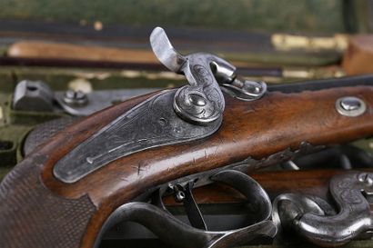 null Paire de pistolets de duel, canon octogonal Damas de 20 cm, poinçonné de Liège,...