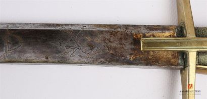 null Sabre d'officier de Hussard, monture laiton à une branche et quillon plat, oreillons...