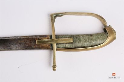 null Sabre d'officier de Hussard, monture laiton à une branche et quillon plat, oreillons...