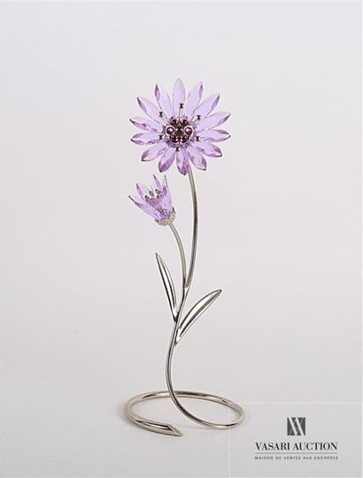 null SWAROVSKI
Branche fleuri en métal et cristal facetté violacé
Haut. : 15 cm
