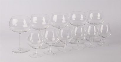 null Lot en verre cristallin comprenant cinq verres à dégustation et six verres à...