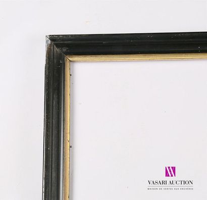 null Baguette en bois noirci, la vue dorée
XIXème siècle
(manques)
85 x 57 cm - Profil...