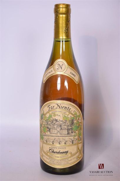 null 1 Blle	FAR NIENTE Chardonnay ( Napa Valley )		1989
	Et. à peine tachée. N :...