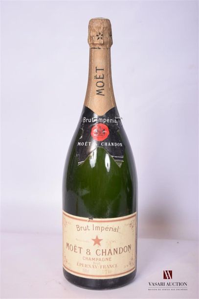 null 1 Mag	Champagne MOËT & CHANDON Brut Impérial		NM
	Et. un peu tachée. Coiffe...