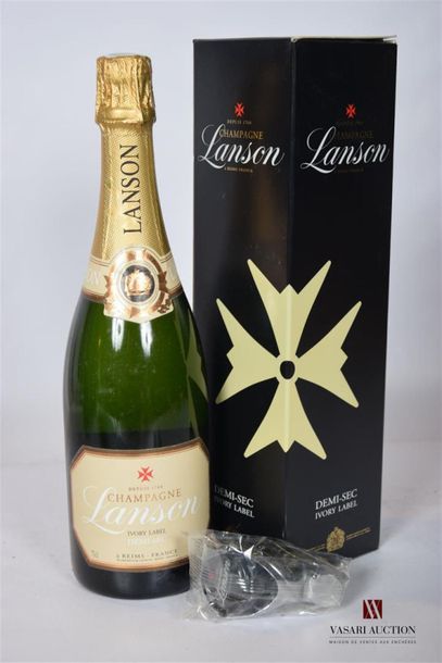 null 1 Blle	Champagne LANSON "Ivory Label" 1/2 sec		NM
	Présentation, niveau et couleur,...
