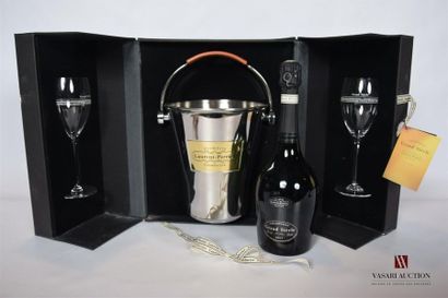 null 1 Blle	Champagne LAURENT-PERRIER Grand Siècle Brut		NM
	En coffret noir composé...