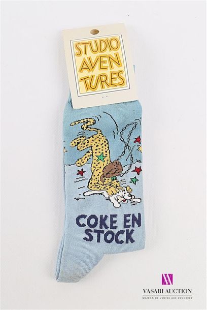 null HERGÉ - Studio aventures 
Paire de chaussettes " Coke en Stock" bleue
Taille...