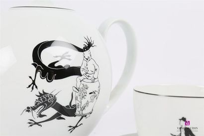 null AXIS - HERGÉ / TINTIN
Théière et tasse à thé en porcelaine blanche à décor imprimé...
