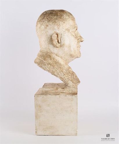 null PATRISSE Albert (1892-1964)
Buste d'homme
Plâtre
Signé, daté et marqué sur le...