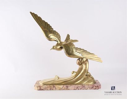 null BRAULT (XXème siècle)
Mouette volant au-dessus d'une vague
Sculpture en bronze...