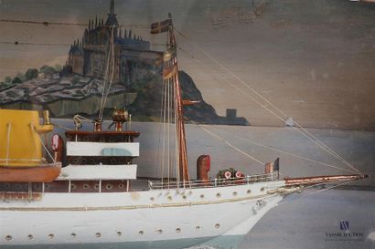 null Diorama figurant un bateau à vapeur en bois peint sur fond à vue du Mont Saint...