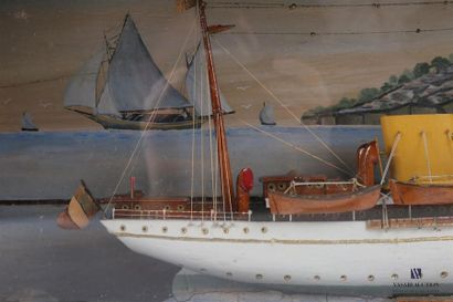 null Diorama figurant un bateau à vapeur en bois peint sur fond à vue du Mont Saint...
