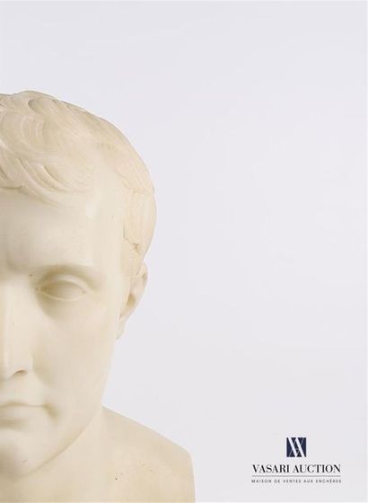 null CANOVA Antonio (1757-1822)
Napoléon Empereur
Buste en marbre blanc
Signé sur...