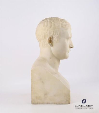 null CANOVA Antonio (1757-1822)
Napoléon Empereur
Buste en marbre blanc
Signé sur...