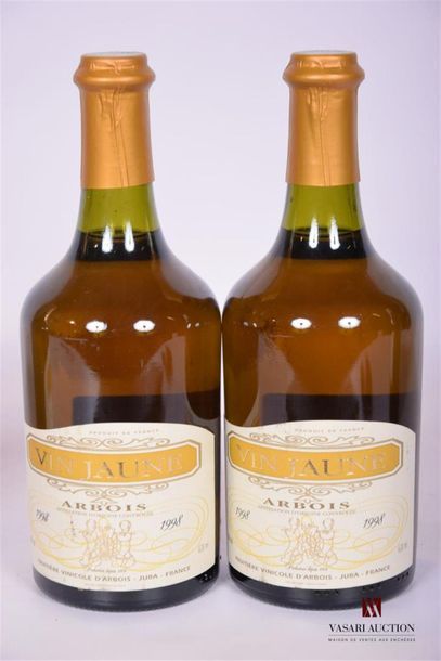 null 2 Blles	VIN JAUNE ARBOIS mise Fruitière Vinicole d'Arbois		1998
	Et. à peine...