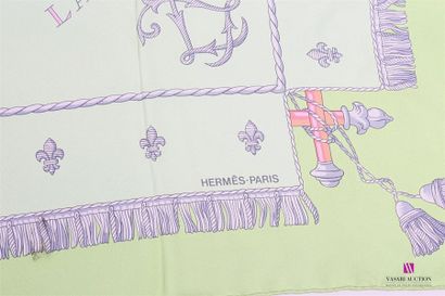 null HERMES
Carré en twill de soie imprimé, modèle "Vue du carosse de La Galère,...