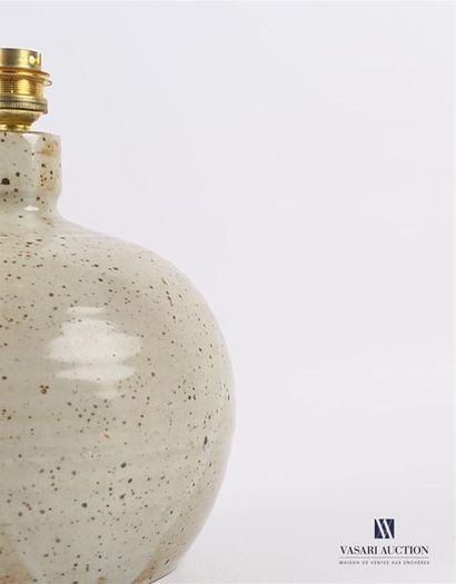 null Vase en céramique la panse de forme ovoïde monté en lampe
Haut. vase : 22 c...