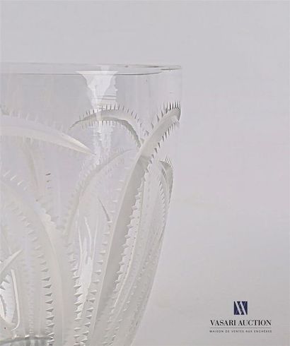 null DAUM FRANCE
Vase en cristal translucide à décor de branches de chardon
Marqué...