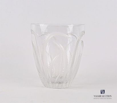 null DAUM FRANCE
Vase en cristal translucide à décor de branches de chardon
Marqué...