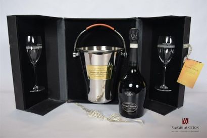 null 1 Bouteille	Champagne LAURENT-PERRIER Grand Siècle Brut		NM
	En coffret noir...