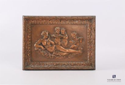 null Paire de plaques en cuivre repoussé formant pendant, la première figurant Amphitrite...