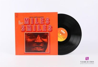 null MILES DAVIS QUINTET - Miles smiles
1 Disque 33T sous pochette cartonnée 
Label...