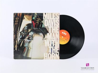 null MILES DAVIS - The Man with the Horn 
1 Disque 33T sous pochette cartonnée
Label...