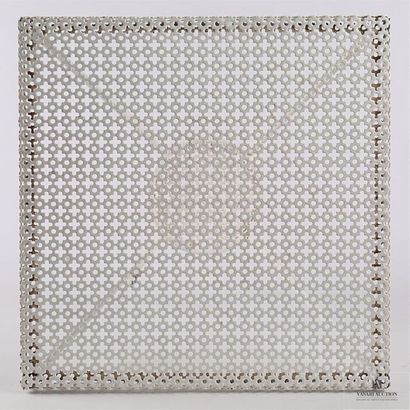 null MATEGOT Mathieu (1910-2001), dans le goût de
Table en tôle perforé blanc, le...