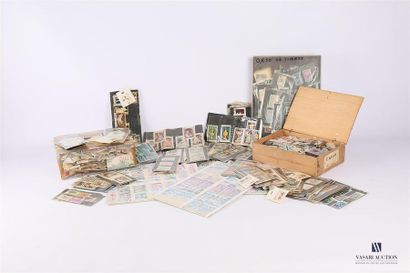 null Lot de timbres France et étranger, certains oblitérés, en vrac
(vendu en l'...