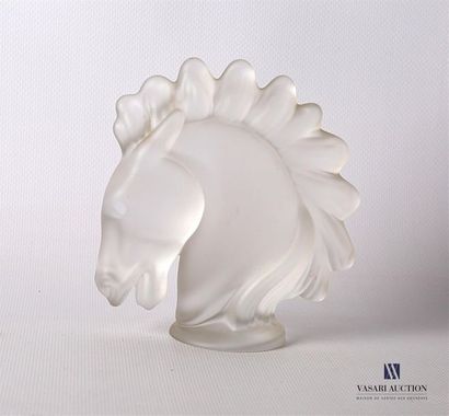 null ART VANNES France
Sujet en verre sablé représentant la tête d'un cheval 
(infimes...